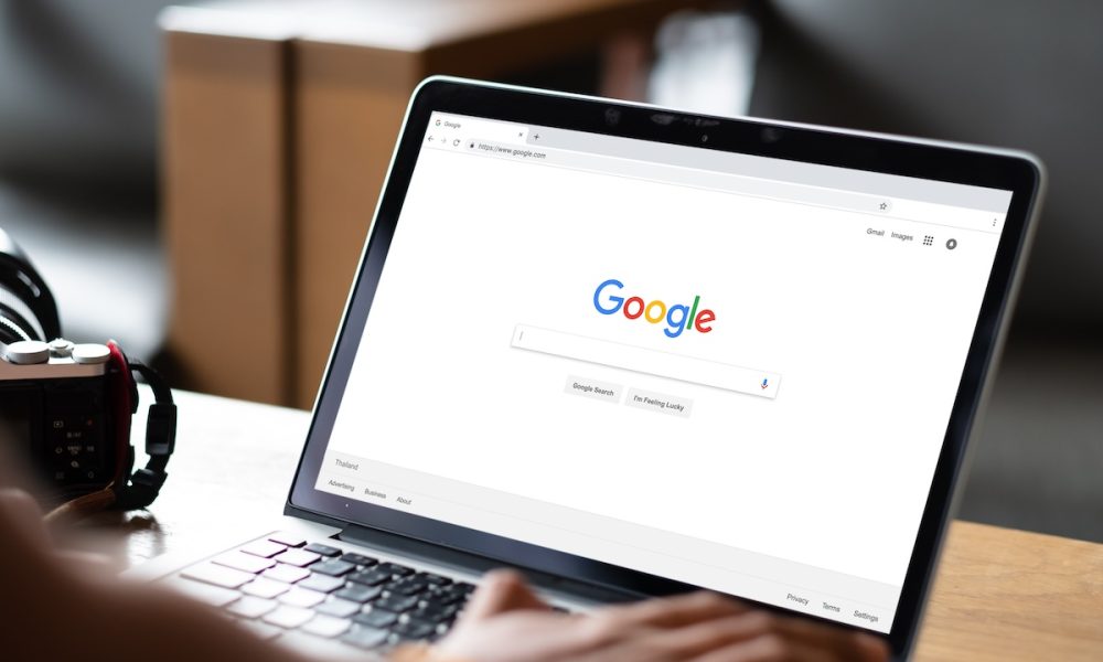 Quit Googling to stave off dementia onset, expert urges