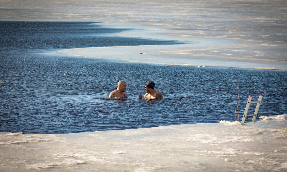 Cold plunges actually change your cells, study finds